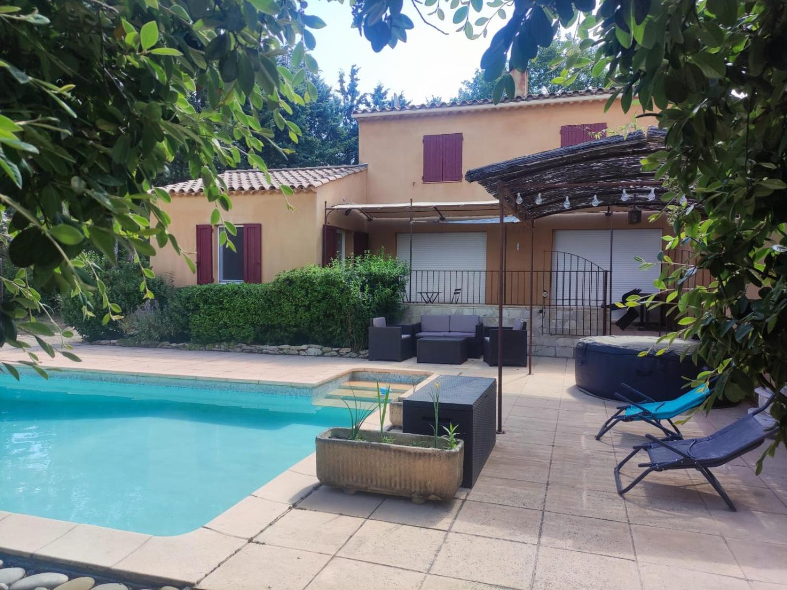 Studio 25M2 Avec Piscine Et Spa, Proche Iter Et Cadarache Apartment Valensole Luaran gambar